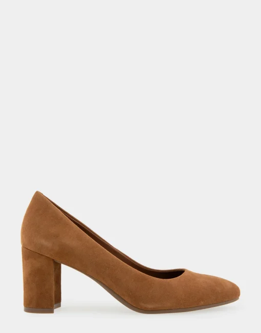 Comfortable Women's Almond Toe Pump in Tobacco Suede