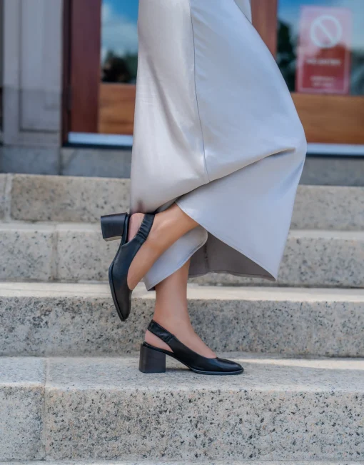 Comfortable Women's Covered Elastic Slingback Block Heel Pump in Black Leather Leather