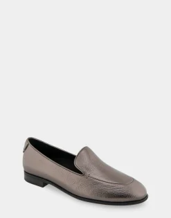 Comfortable Women's Flexible Tailored Clean Loafer in Gunmetal Pebbled Leather