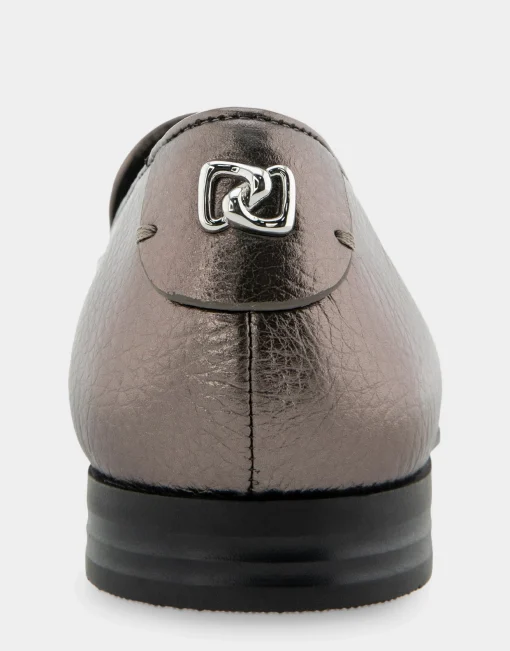 Comfortable Women's Flexible Tailored Clean Loafer in Gunmetal Pebbled Leather