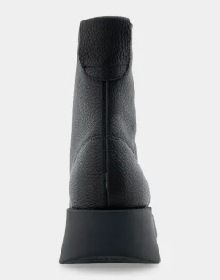 Comfortable Women's Flexible Molded Unit Front Zip Bootie in Black Pebbled Leather