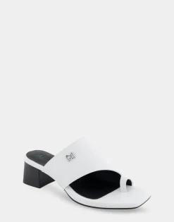 Comfortable Women's Hooded Toe Ring Block Heel Slide Sandal in White Leather
