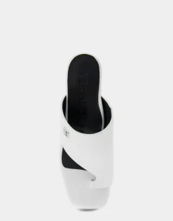 Comfortable Women's Hooded Toe Ring Block Heel Slide Sandal in White Leather