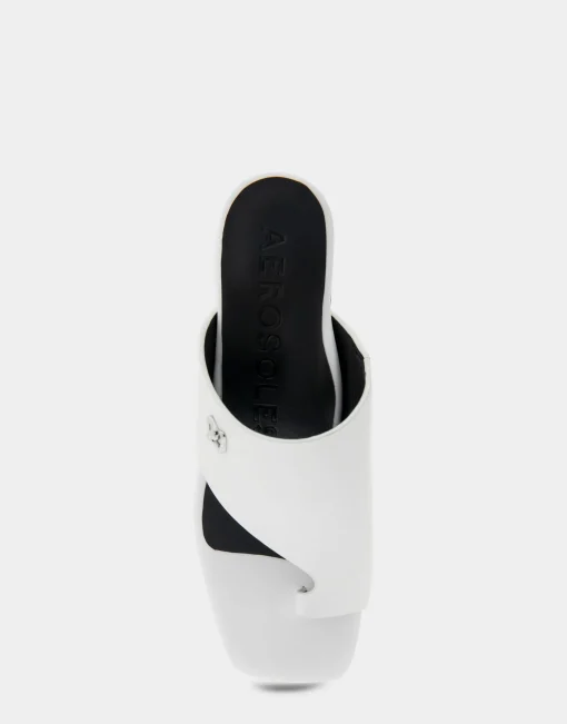 Comfortable Women's Hooded Toe Ring Block Heel Slide Sandal in White Leather
