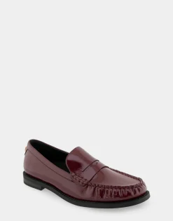 Comfortable Women's Lightweight Flexible Tailored Weejun Loafer in Burgundy Crinkled Patent Faux Leather Patent Faux Leather
