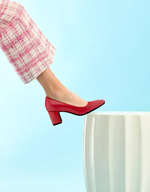 Comfortable Women's Mid-heel Pump in Racing Red Leather