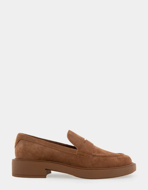 Comfortable Women's Molded Unit Loafer With Penny Keeper in Tobacco Suede