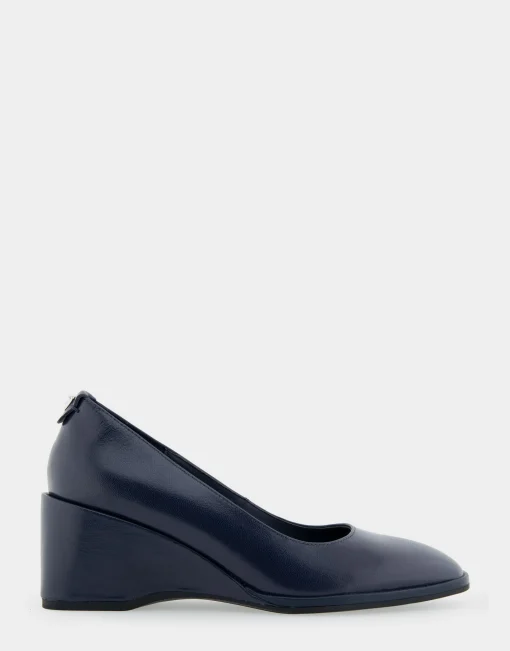 Comfortable Women's Sculpted Wedge Pump in Navy Leather
