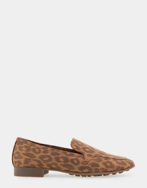 Comfortable Women's Tailored Loafer in Leopard Metallic Fabric Leather