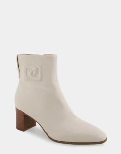 Comfortable Women's Tapered Toe Covered Heel Bootie in Eggnog Leather