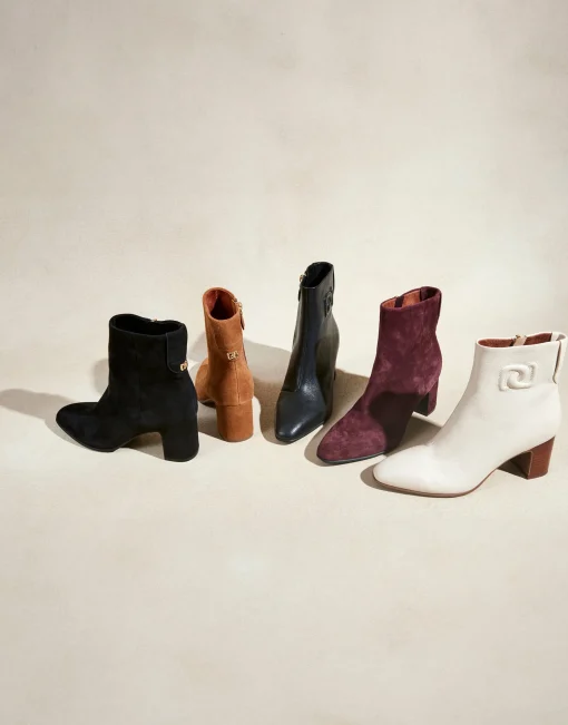 Comfortable Women's Tapered Toe Covered Heel Bootie in Eggnog Leather
